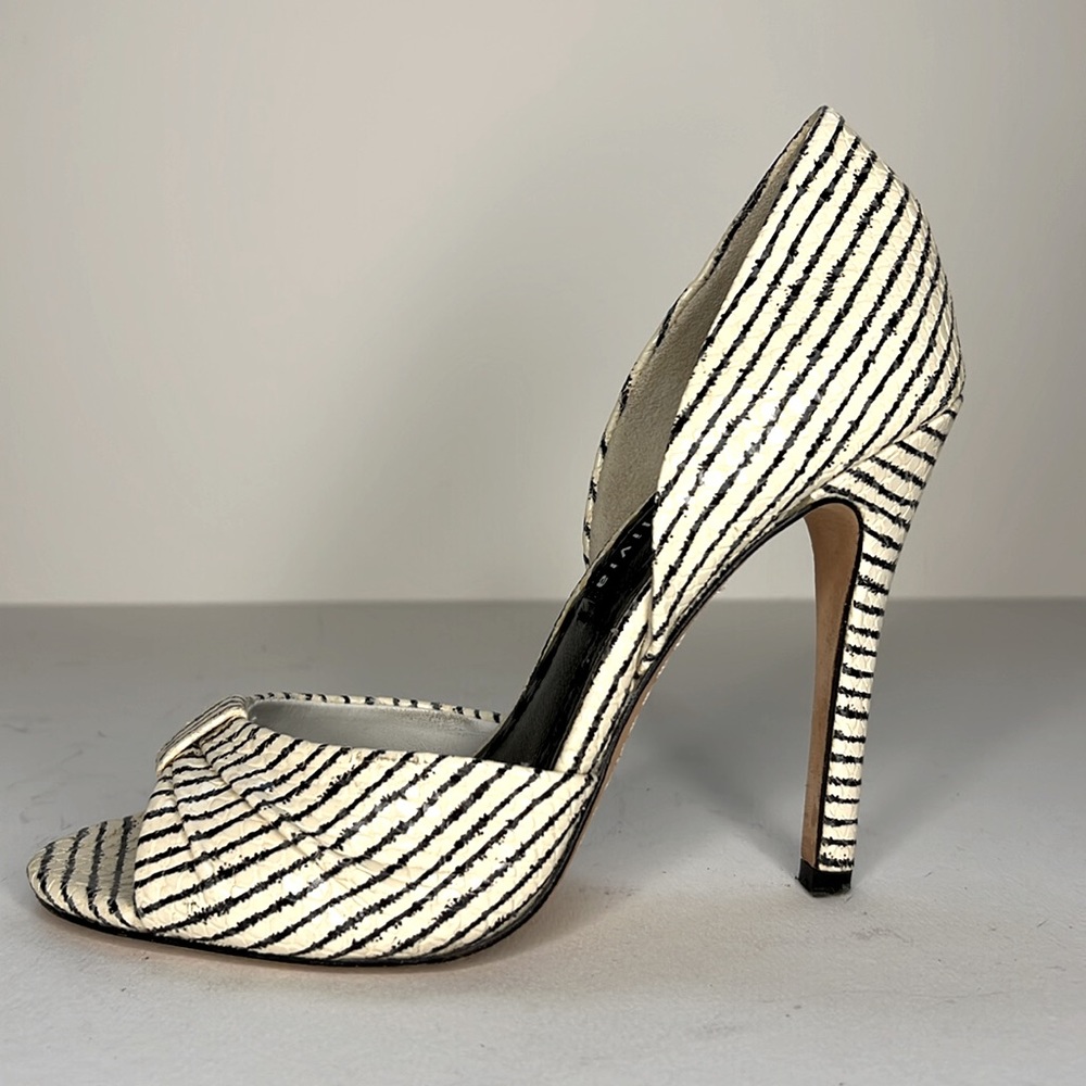 Alice + Olivia Gigi Peep Toe Snake Embossed Pumps EU 36